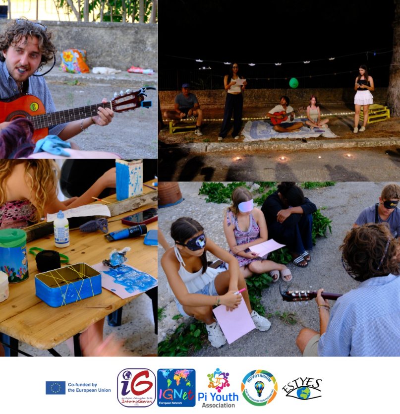 diversi momenti del progetto Understanding Emotions through Senses: i partecipanti sono impegnati in attività creative all’aperto, tra musica, esercizi sensoriali e laboratori artistici. Alcuni suonano la chitarra mentre altri, bendati, ascoltano o partecipano a esercizi guidati; in altre scene si vedono materiali creativi, colori e lavori manuali. Una parte del collage mostra anche un momento serale, con luci soffuse e letture condivise.